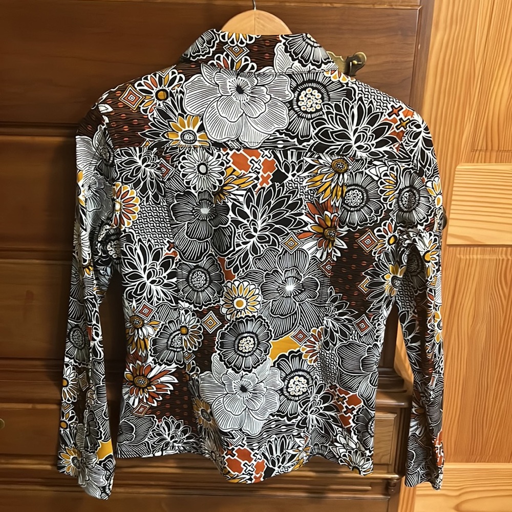 Chico’s light jacket - Picture 2 of 4